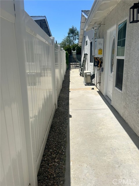 Detail Gallery Image 37 of 44 For 24206 Saint Edens Circle, West Hills,  CA 91307 - 4 Beds | 3 Baths