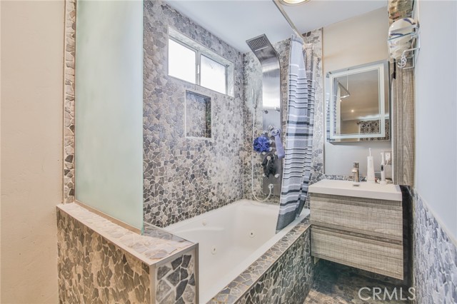 Detail Gallery Image 23 of 36 For 5018 Elderhall Ave, Lakewood,  CA 90712 - 4 Beds | 2 Baths