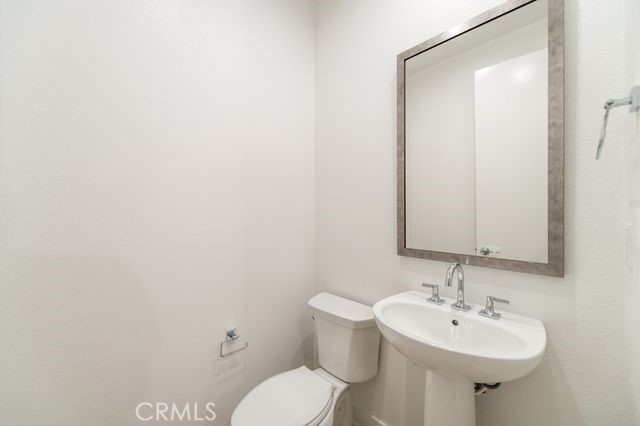 https://media.crmls.org/medias/88c053dc-c9b0-45e7-8e8f-bfa9c2c4fe85.jpg?preset=X-Large