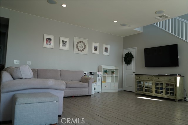 Detail Gallery Image 11 of 21 For 1715 Boysen Way, Beaumont,  CA 92223 - 4 Beds | 3 Baths