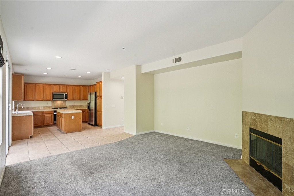 MLS #OC25182457 img 8