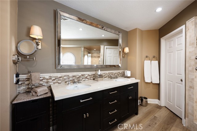 Image 16 of 59 For 33 Calle Del Norte