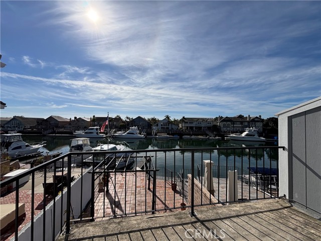 Detail Gallery Image 2 of 37 For 16160 Tortola Cir, Huntington Beach,  CA 92649 - 3 Beds | 3 Baths