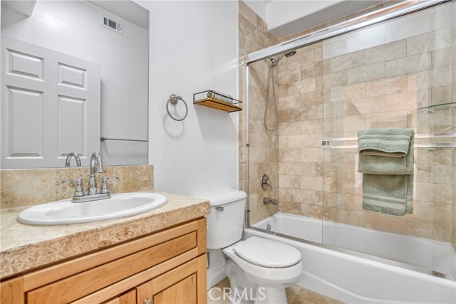 Detail Gallery Image 13 of 19 For 12916 Moorpark St #104,  Studio City,  CA 91406 - 2 Beds | 2 Baths