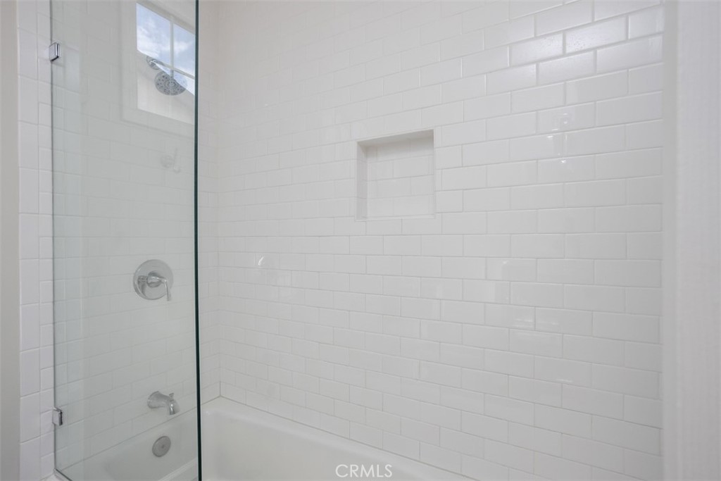 https://media.crmls.org/medias/88c27b96-e386-4eda-935e-f99054ffc8d5.jpg?preset=X-Large