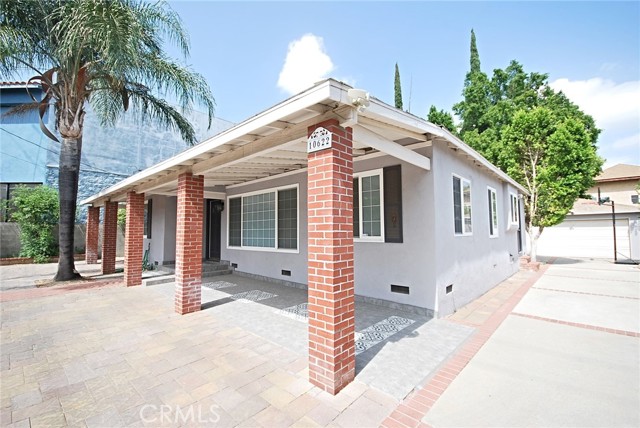 10622 Zelzah Avenue, Granada Hills CA: https://media.crmls.org/medias/88c2b593-6dde-4c61-9c53-75ceee9d15d2.jpg
