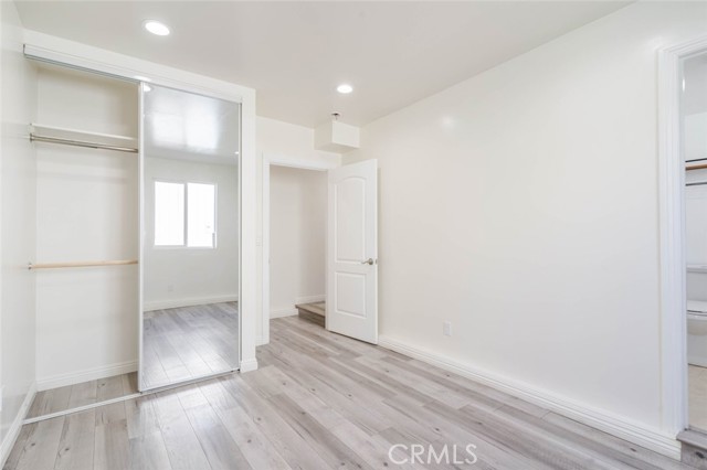 Detail Gallery Image 8 of 14 For 11246 Saticoy, Sun Valley,  CA 91352 - 2 Beds | 2 Baths