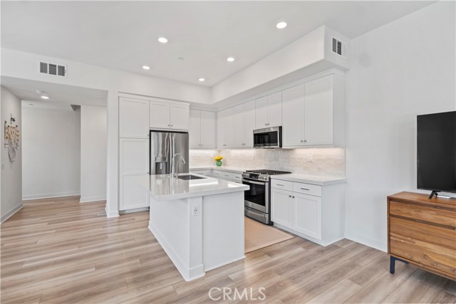 1698 Hollyleaf Ter, Montebello CA: https://media.crmls.org/medias/88c39d62-1bee-478b-89c1-400862854a32.jpg