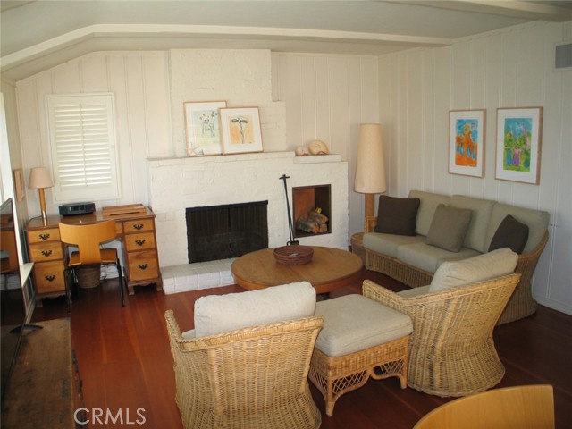 1610 Park Avenue, Newport Beach CA: https://media.crmls.org/medias/88c3c373-419a-494e-b804-fb37a9aeab51.jpg