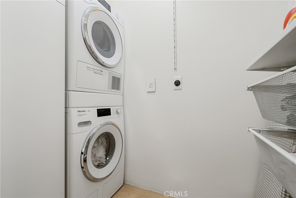 https://media.crmls.org/medias/88c3dba5-7b80-4e08-b0b7-9be7f0405cbc.jpg?preset=X-Large