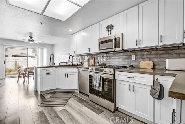 517 Orilla Walk, Oxnard CA: https://media.crmls.org/medias/88c4270f-30ac-415c-9b51-9747581b31ff.jpg