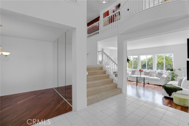 Detail Gallery Image 4 of 46 For 24306 via La Casa, Valencia,  CA 91354 - 4 Beds | 3 Baths