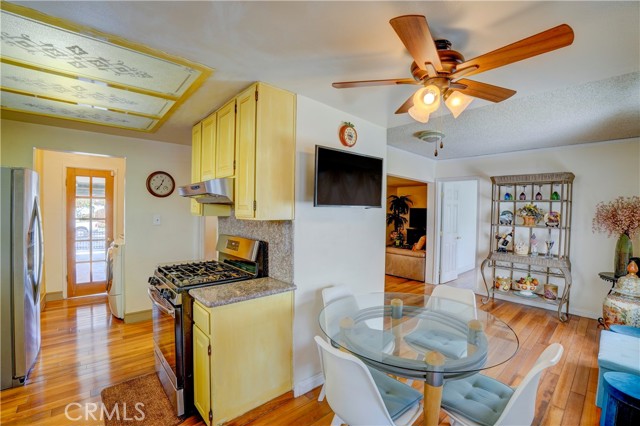 Detail Gallery Image 22 of 59 For 7115 Park Manor Ave, North Hollywood,  CA 91605 - 4 Beds | 2 Baths