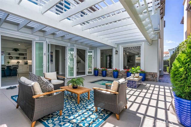 Detail Gallery Image 27 of 74 For 508 Westminster Ave, Newport Beach,  CA 92663 - 5 Beds | 5/1 Baths