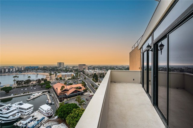 Detail Gallery Image 32 of 41 For 4265 Marina City Club Dr. Ph8,  Marina Del Rey,  CA 90292 - 2 Beds | 2/1 Baths