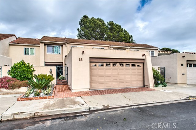 18 Meadowsweet Way, Irvine, CA 92612