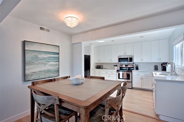 Detail Gallery Image 7 of 12 For 1531 Buena Vista #B,  San Clemente,  CA 92672 - 2 Beds | 2 Baths