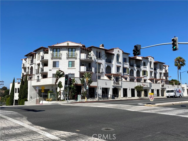 2001 Artesia Boulevard 409, Redondo Beach, California 90278, 2 Bedrooms Bedrooms, ,2 BathroomsBathrooms,For Rent,Artesia,SB20259733