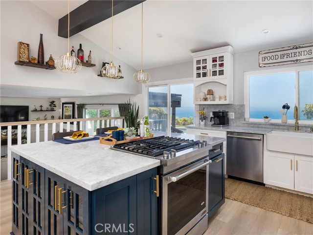 Detail Gallery Image 11 of 58 For 3504 Hightide Dr, Rancho Palos Verdes,  CA 90275 - 4 Beds | 3 Baths