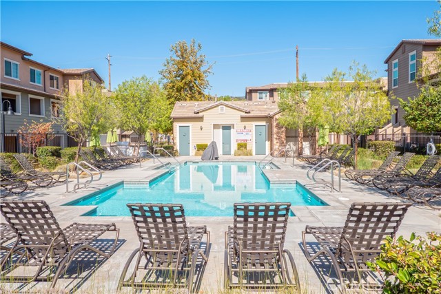 Detail Gallery Image 10 of 58 For 1150 Newberry, Claremont,  CA 91711 - 2 Beds | 3 Baths