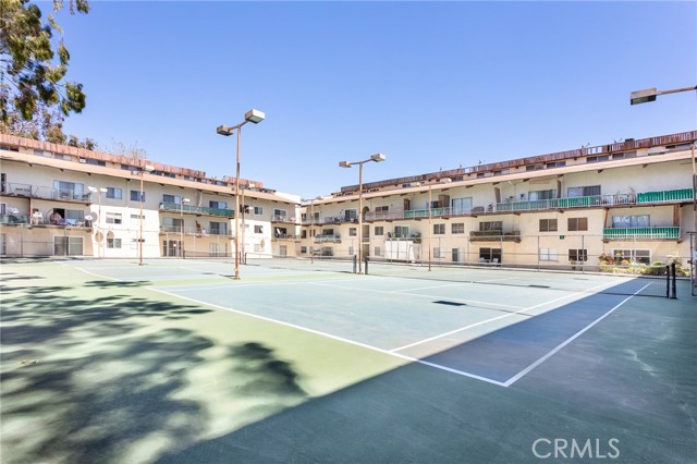Detail Gallery Image 16 of 17 For 5460 White Oak Ave #K304,  Encino,  CA 91316 - 2 Beds | 2 Baths
