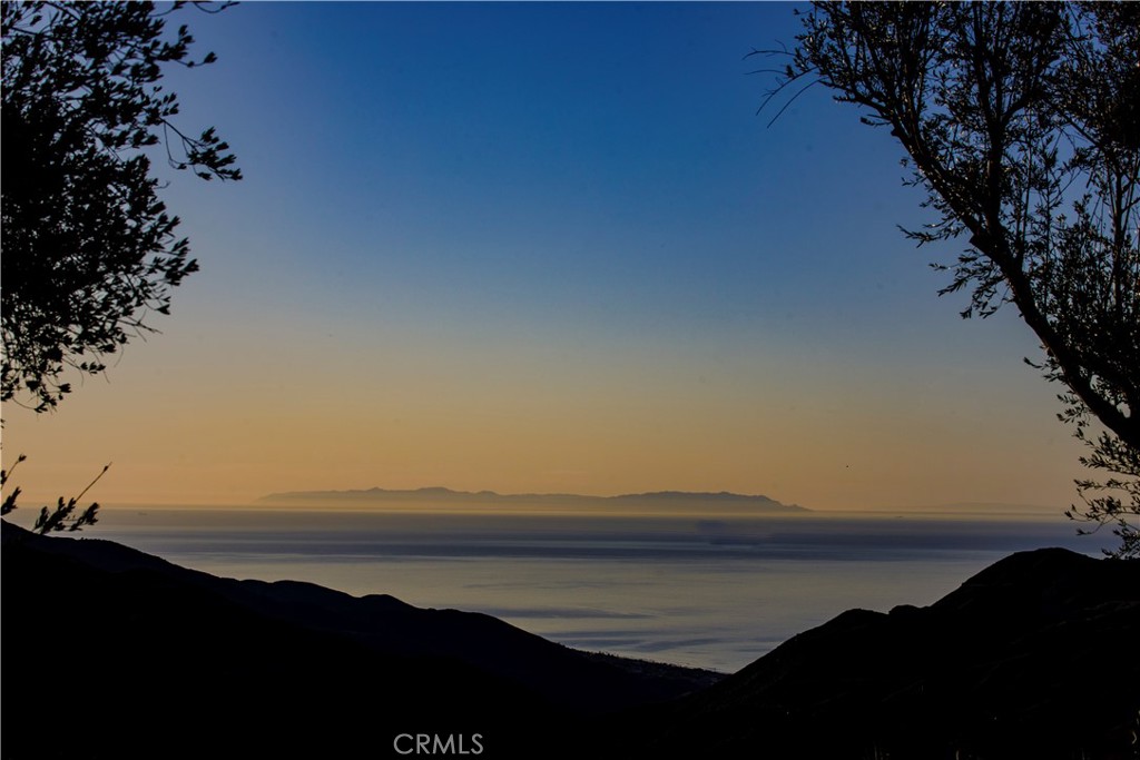 https://media.crmls.org/medias/88c733dd-3802-44c3-bf97-862b4e707ba1.jpg?preset=X-Large
