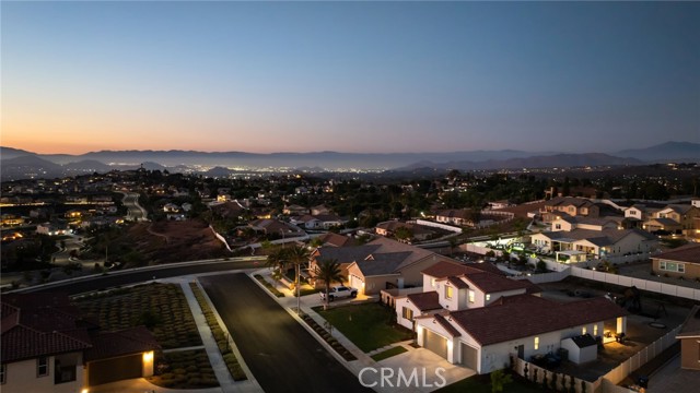 17042 Meteor Way, Riverside CA: https://media.crmls.org/medias/88c81c2c-e59e-4faa-89ec-888d6f599973.jpg