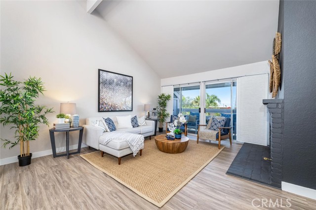Detail Gallery Image 2 of 30 For 3401 E Wilton St #302,  Long Beach,  CA 90804 - 2 Beds | 2 Baths