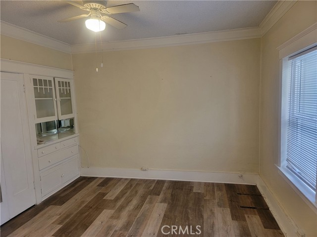 323 W 4th Street, Long Beach CA: https://media.crmls.org/medias/88c8be63-fd44-441b-b5f9-47463740d7ee.jpg