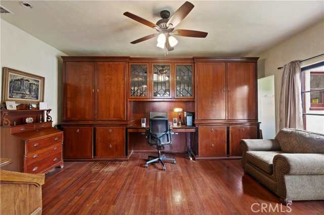 Image 27 of 73 For 4202 University