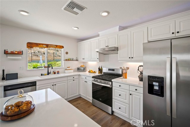 27834 Via Santa Catarina, Menifee CA: https://media.crmls.org/medias/88cab670-ee6f-4276-b6c0-536c9164584b.jpg