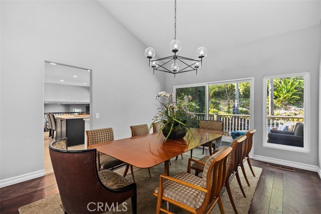27215 Stagewood Court, Laguna Hills CA: https://media.crmls.org/medias/88cbb3b9-0fd2-4932-abdb-15bb88fc35cb.jpg