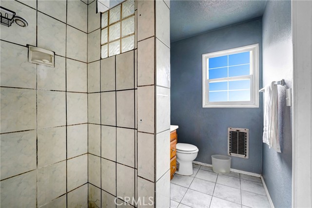 15834 Mayall Street, North Hills CA: https://media.crmls.org/medias/88cbf5e1-4ccd-4491-8a65-ab9e852492a4.jpg