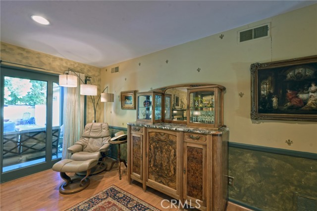 Detail Gallery Image 16 of 54 For 23421 Aetna St, Woodland Hills,  CA 91367 - 3 Beds | 2/1 Baths