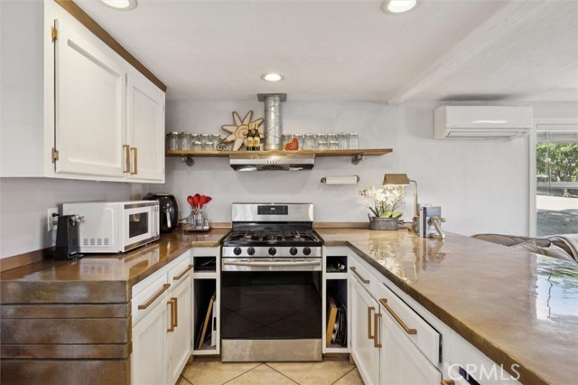 1849 Vine street, Paso Robles CA: https://media.crmls.org/medias/88ccaf4f-1573-4a22-b09d-2635f63a6d0e.jpg