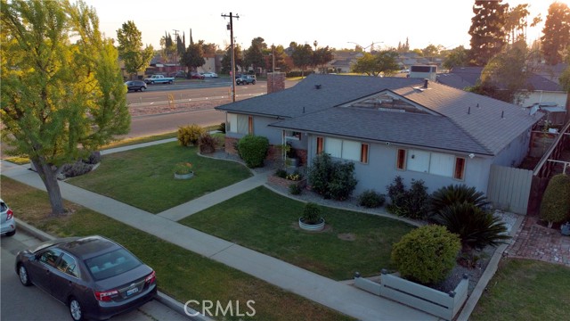 Detail Gallery Image 2 of 30 For 5419 N Callisch, Fresno,  CA 93710 - 3 Beds | 2 Baths