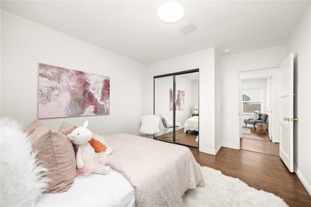 Detail Gallery Image 22 of 49 For 5052 Newcastle, Encino,  CA 91316 - 3 Beds | 2 Baths