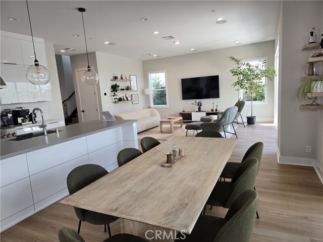 171 Bear Leaf Drive, Lake Forest CA: https://media.crmls.org/medias/88cefa3f-55fe-4eaa-8d23-432548187964.jpg