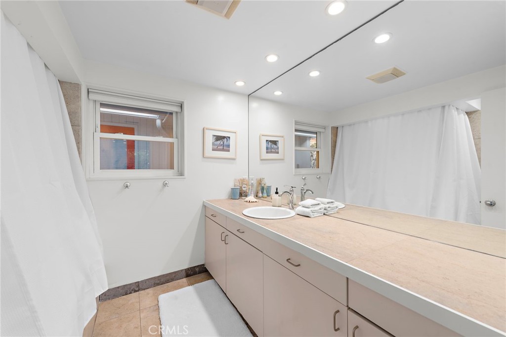 MLS #LG25266676 image #9