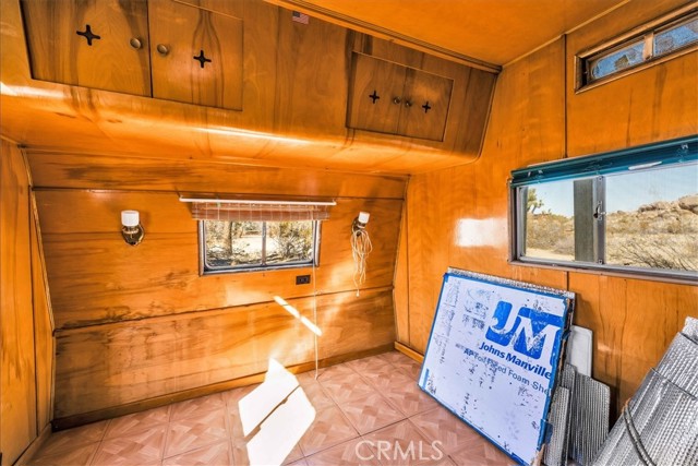 8427 Rock Haven Road, Joshua Tree CA: https://media.crmls.org/medias/88cf95a1-fb7a-4072-9f00-8ab93060cebc.jpg