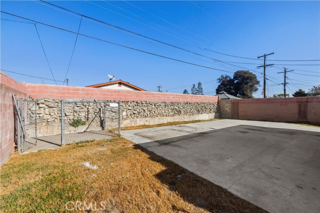 Detail Gallery Image 27 of 31 For 819 W Stockwell St, Compton,  CA 90222 - 3 Beds | 2/1 Baths