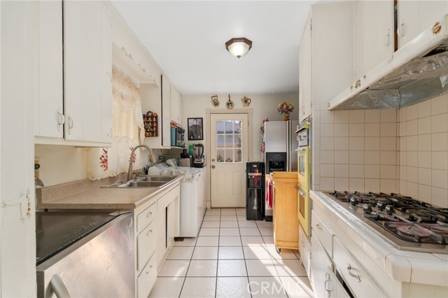 Detail Gallery Image 11 of 35 For 2417 Notre Dame, Pomona,  CA 91766 - 3 Beds | 1 Baths