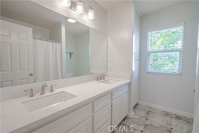Detail Gallery Image 22 of 26 For 24472 Montevista Cir, Valencia,  CA 91354 - 3 Beds | 3 Baths