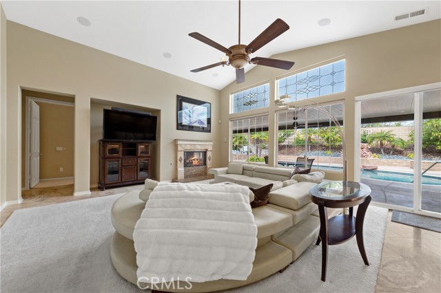 Detail Gallery Image 16 of 46 For 31686 Leather Wood, Winchester,  CA 92596 - 3 Beds | 3 Baths