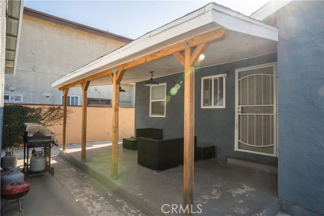 11835 Gale Ave, Hawthorne CA: https://media.crmls.org/medias/88d19270-c9b7-4c6c-9699-1c1eee035096.jpg