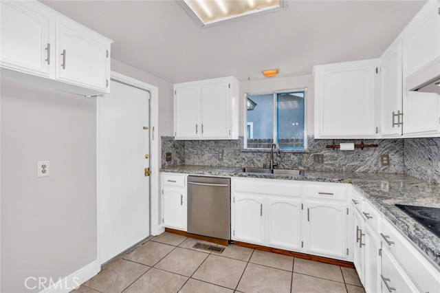 Detail Gallery Image 8 of 22 For 2265 E Herndon, Fresno,  CA 93720 - 3 Beds | 2 Baths