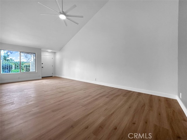 Image 10 of 33 For 9948 Del Rio