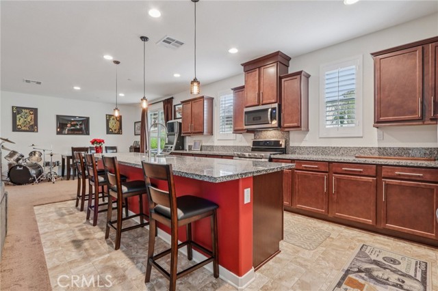 Detail Gallery Image 6 of 42 For 29118 Carrotwood, Lake Elsinore,  CA 92530 - 4 Beds | 3 Baths