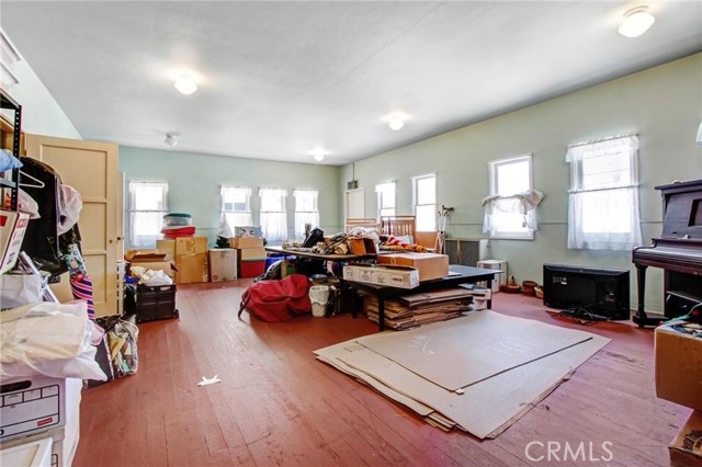 Image 21 of 46 For 724 Glenoaks Boulevard