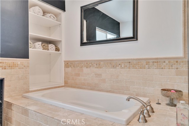 Detail Gallery Image 37 of 44 For 5067 Arundel Drive, Woodland Hills,  CA 91364 - 5 Beds | 4/1 Baths